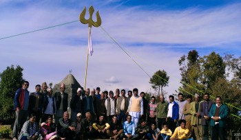 बैतडीको ओखलेश्वर महादेव धाममा सवा २५ फिट अग्लो त्रिशुल चढाइयो